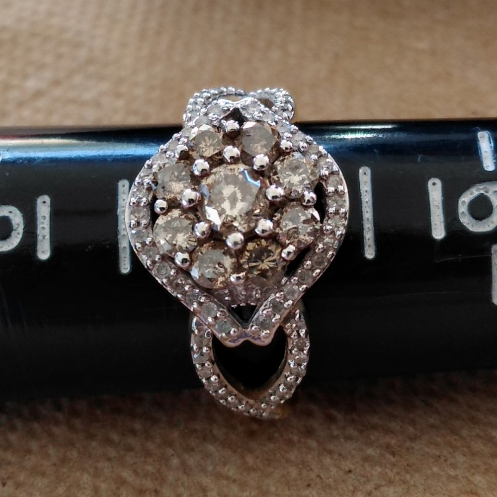 10K 1.50CTW Diamond Ring - Picture 11 of 11